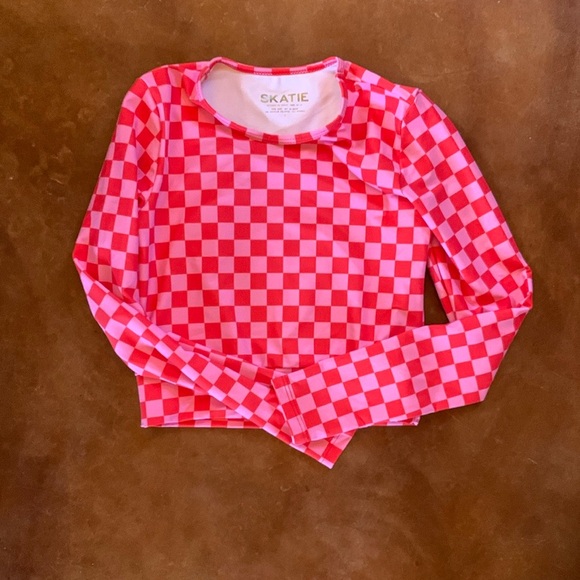 Skatie pink and red checker cropped rash guard good to EUC worn maybe 5 times - Picture 11 of 11